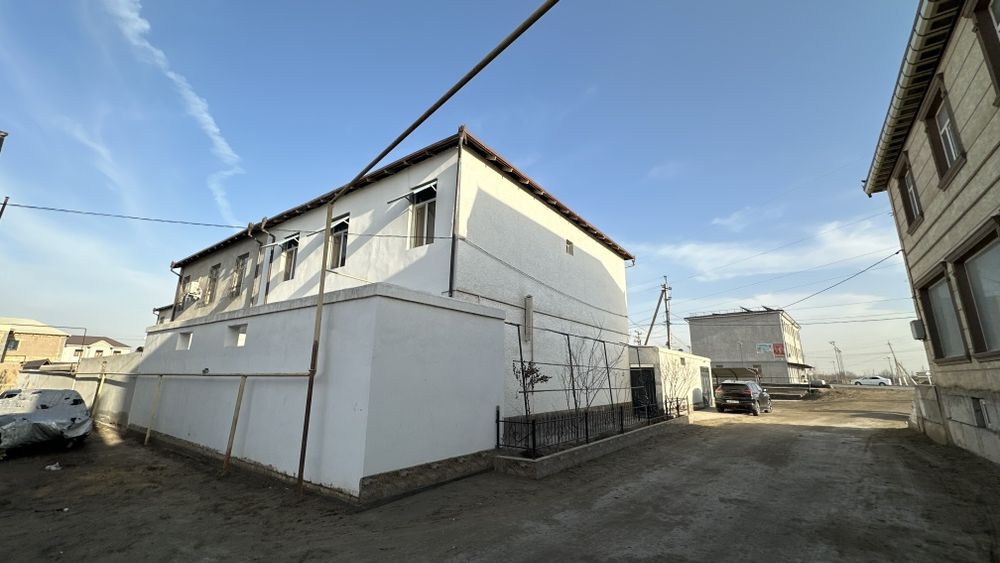 Урганч туманида икки қаватли уй сотилади.