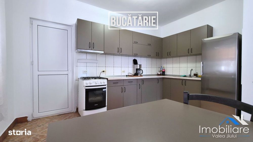 Casă spațioasă de vânzare – Hațeg | Zonă centrală | Teren 1.400 mp
