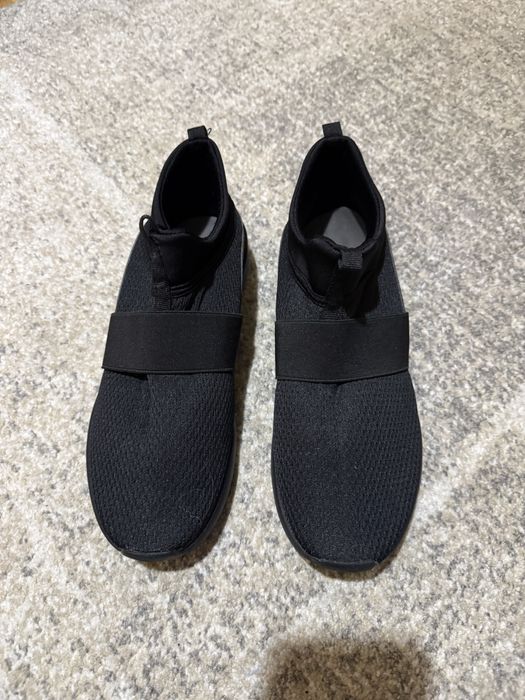 Маратонки New Balance, Puma и Skechers