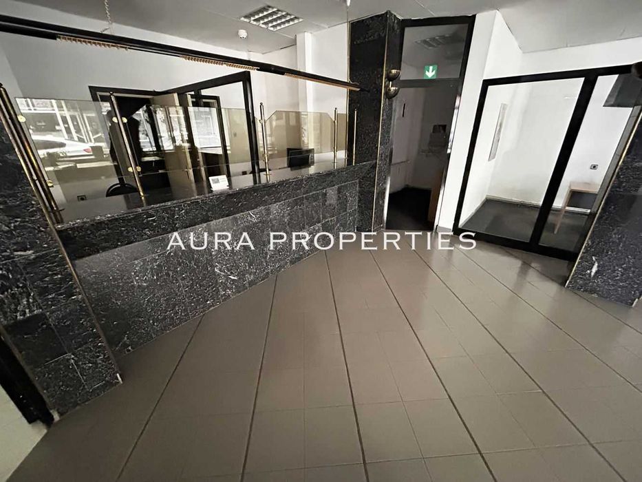 Разград / Магазин, идеален център