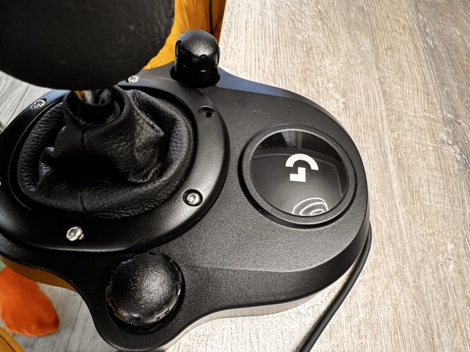 Logitech G29 + Shifter – Stare excelentă – PlayStation / PC
