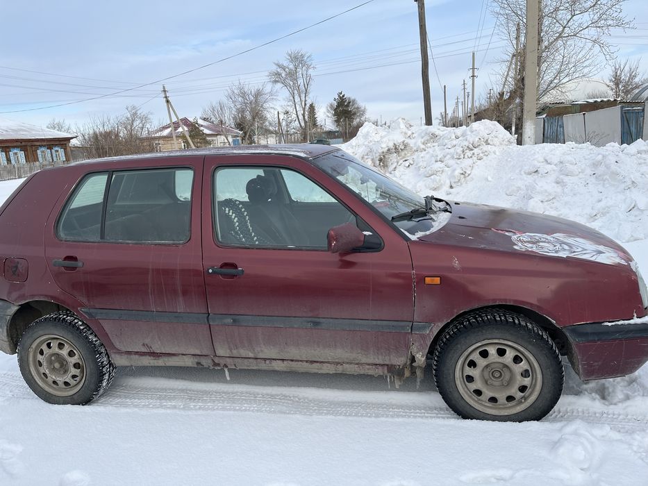 Продам срочно гольф 3