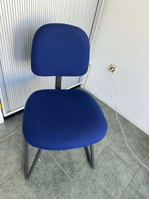 Офис столове (посетителски) DROMEAS