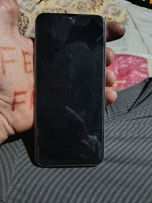 Sirochni sotiladi narxi kelishamiz Realmi C 33