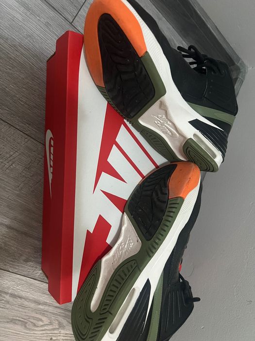 Баскетболни обувки на Jordan