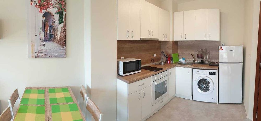 Дава се под наем Двустаен апартамент в Бургас, Славейков - 65 кв.м за 240 € - Снимка #1