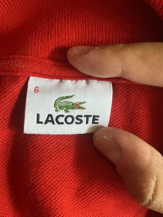 Tricou Lacoste.