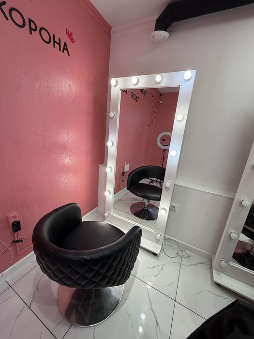 продам гримёрный зеркало и кресло