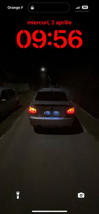 Vand sau schimb  E 60 520i