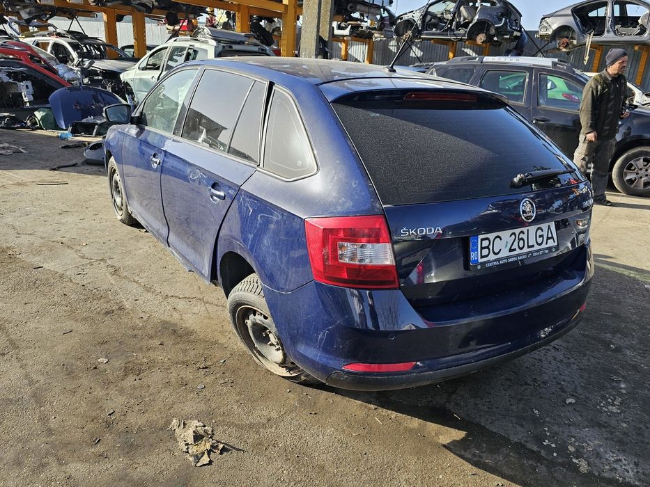 Carenaj roata fata stanga Skoda Rapid 3 (2012 - 2017) 1.6 tdi CXMA