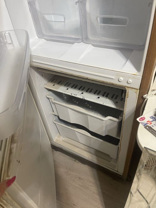 Продам холодильник