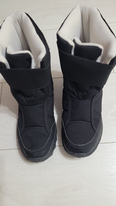 Cizme QUECHUA iarna impermeabile nr. 36, perfecta stare