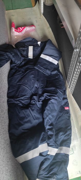 Продам зимний  Комбинезон