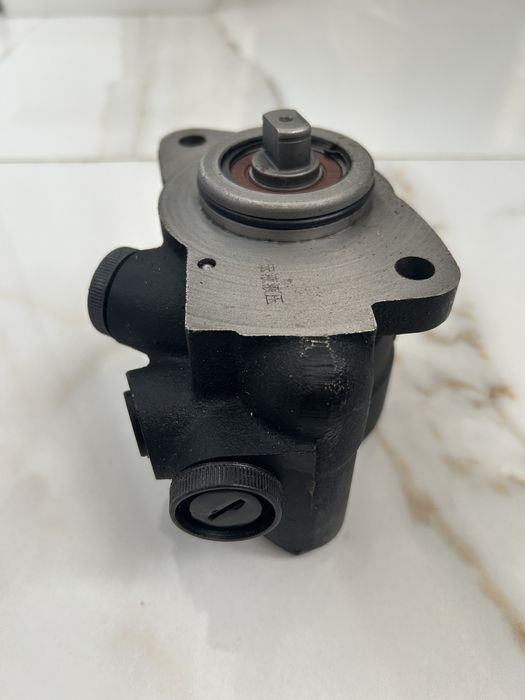 Насос  гур  от  ивеко