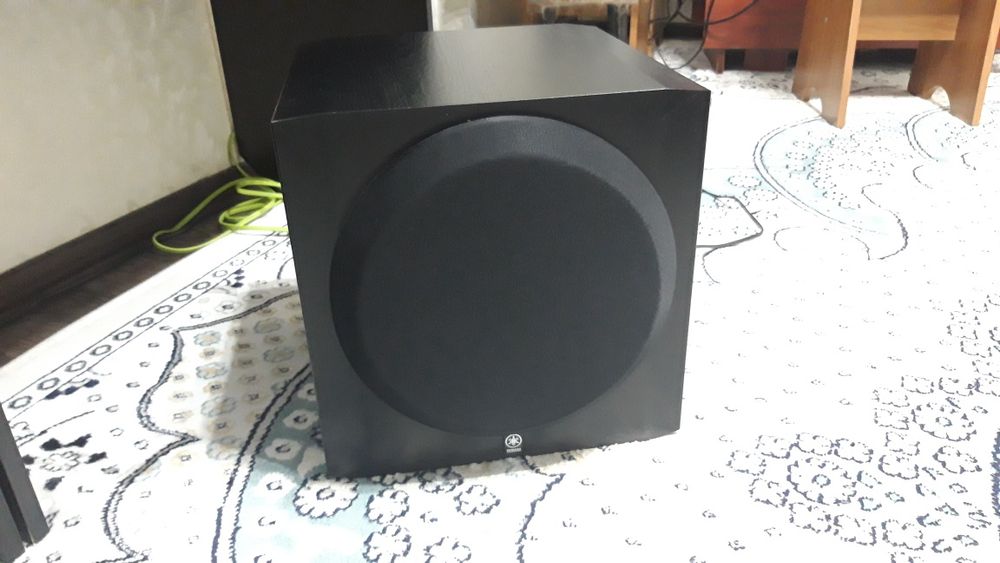 Сабвуфер Yamaha YST-SW216