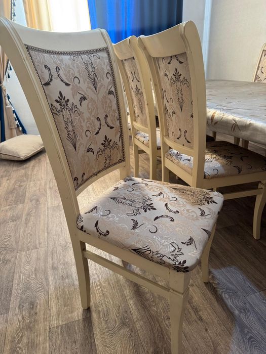 Гостевой стол и 12 стульев