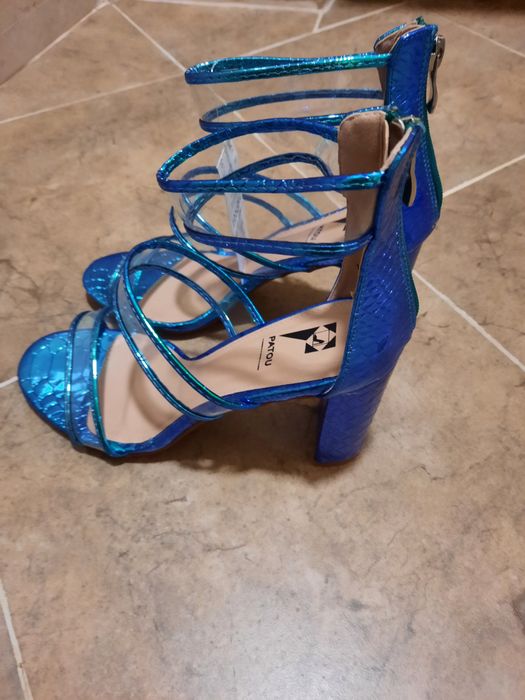 Елегантни дамски сандали