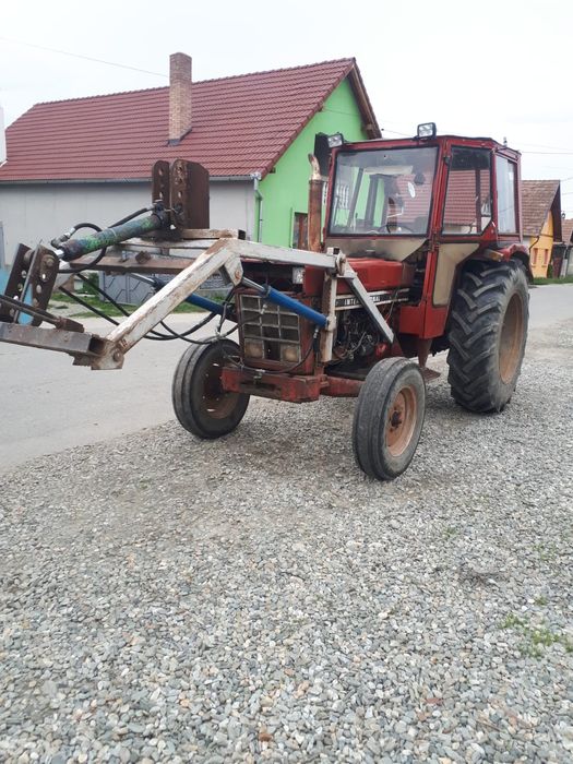 Tractor International 844 cu brate