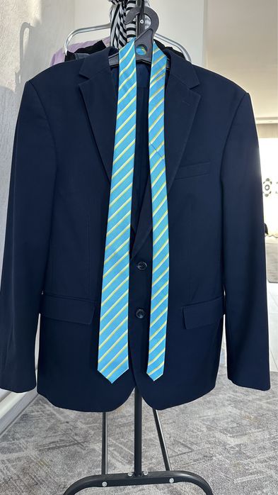 Школьный костюм