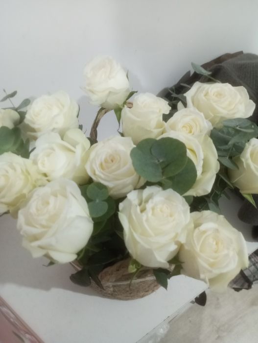 Розы белые  букет