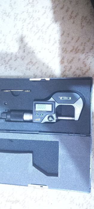 Електроный Микрометр