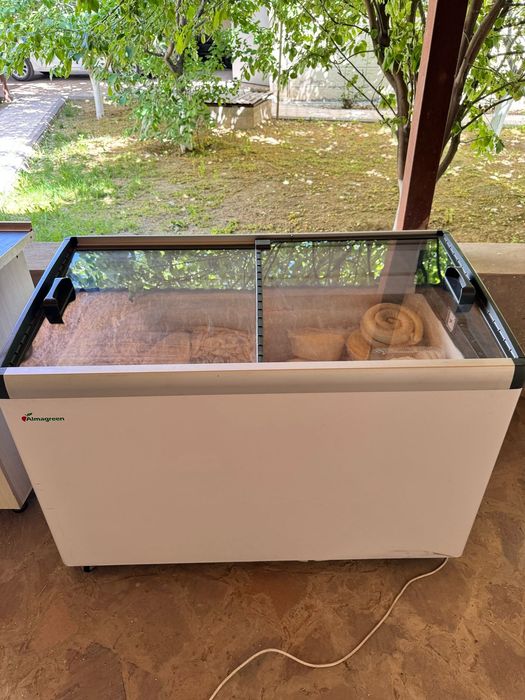 Витрииный морозильник