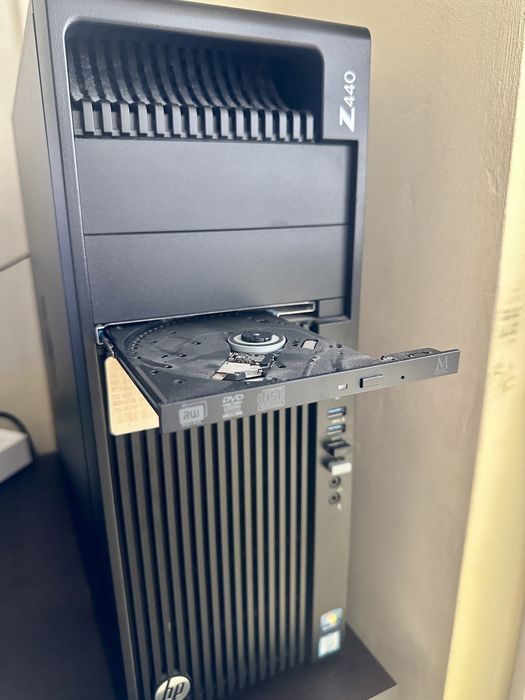 Работна станция/Workstation HP Z440 32GB RAM Nvidia Quadro RTX 4000