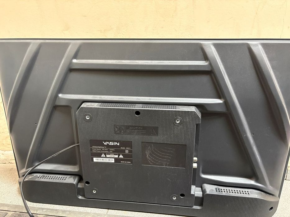 Телевизор Yasin slim 32'