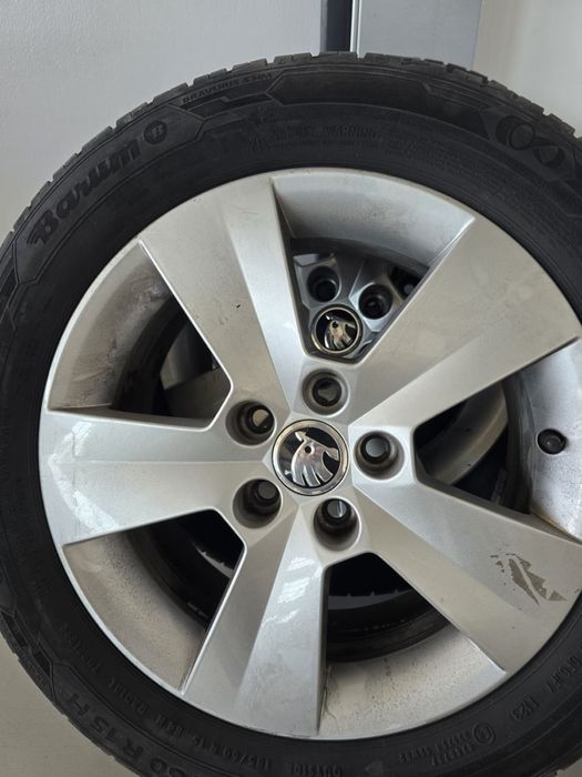 4 бр. Гуми Barum 185/60 R15 84H с алуминиеви лети джанти Skoda