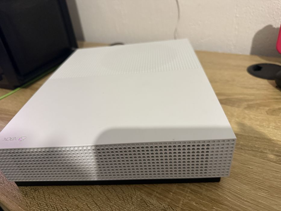 Xbox one S digital edition 1TB