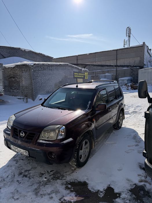 Nissan X-trail в хорошем состояние