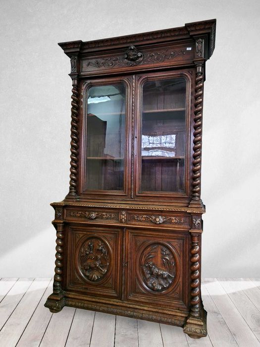 Ръчно Резбован Ловен Бюфет Витрина От Масивен Дъб "Хенри II"