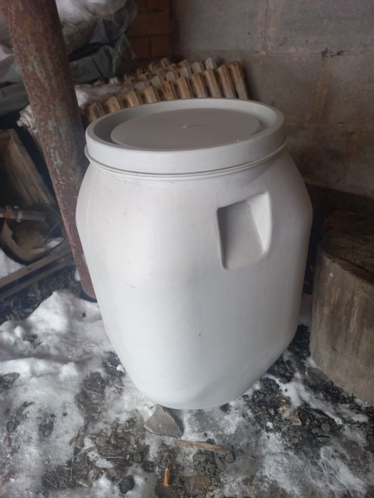 Бочка пластик пустая