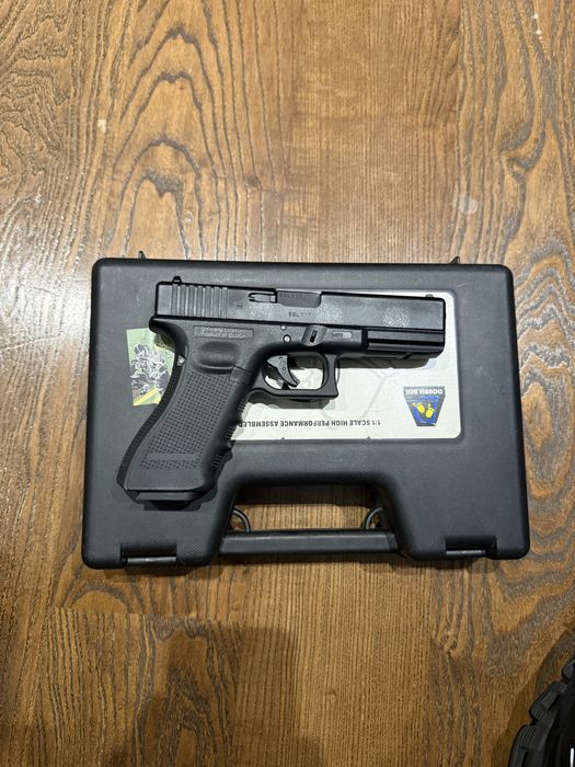 Glock 17 4th generation airsoft