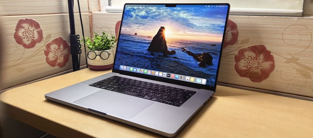 Apple Macbook PRO 2021_16"__Apple M1 PRO-10 Core_16GB DDR5_1TB SSD_Liquid Retina 16"_251 cicluri / 85% Health / PERFECT