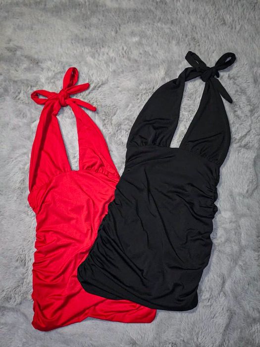 Къса рокля в черно и червено