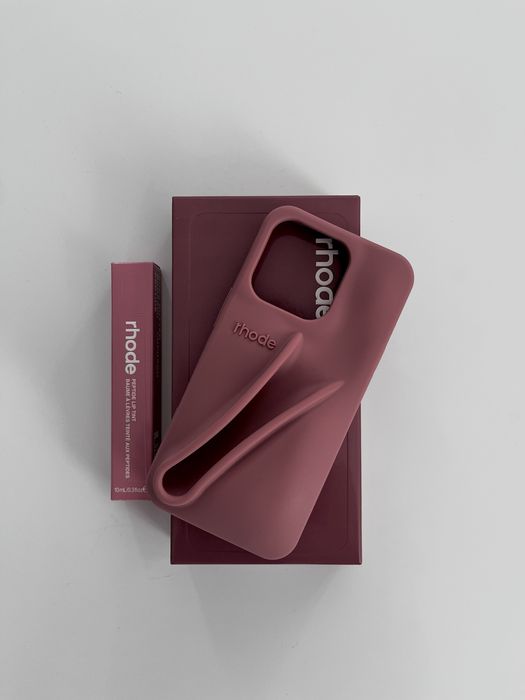 Husa Rhode iph 15PRO +lipgloss NOU
