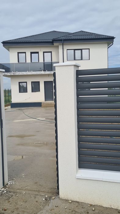Casă nouă de vanzare