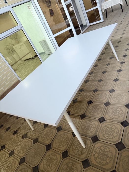 Стол стулья штучно