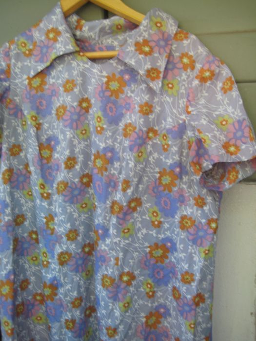 платья 52 размер продам