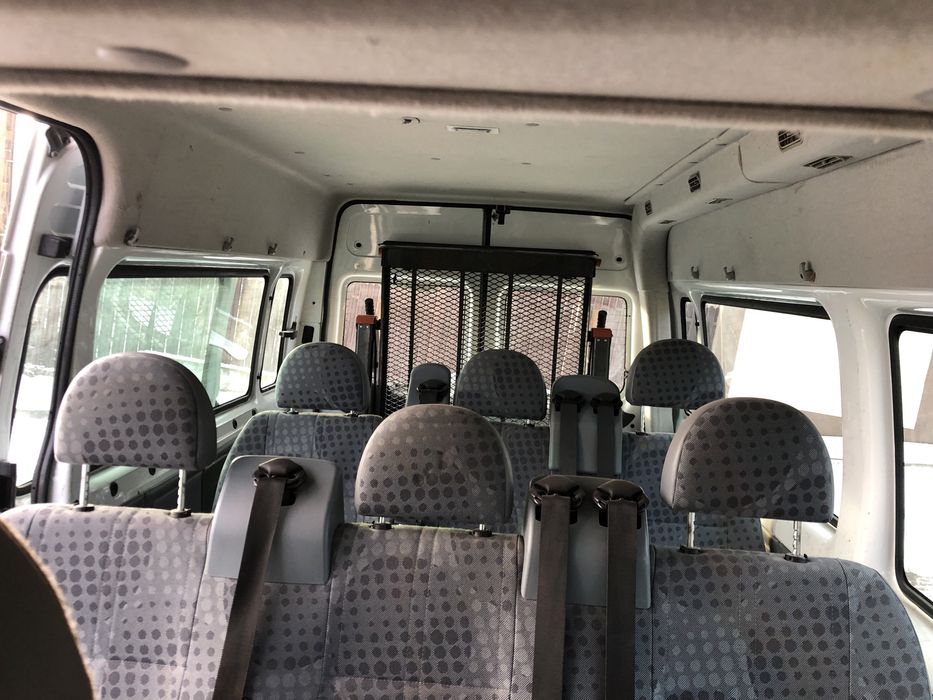 Vand  Ford tranzit  anul 2012 cu rampă functionala cu trlecomanda