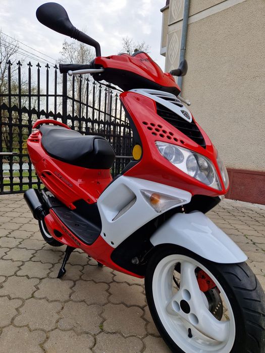 Vand scuter peugeot
