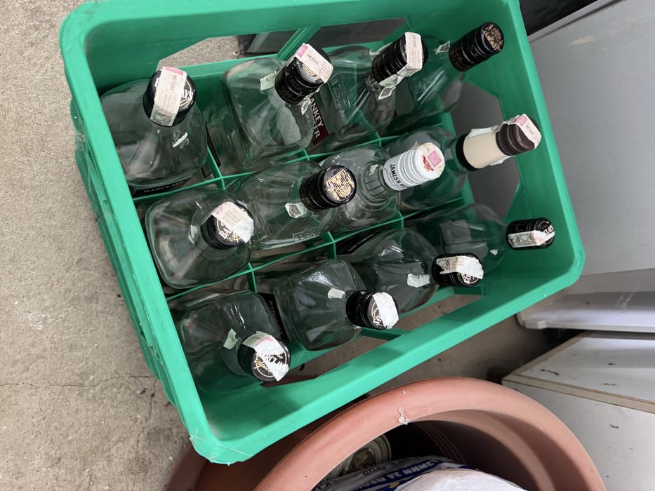 Стъклени бутилки с капачки