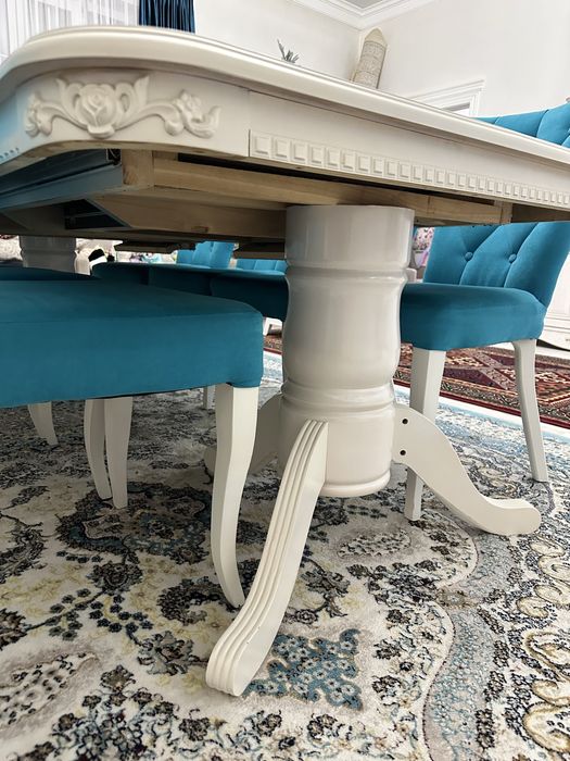 Продаю стол и стулья