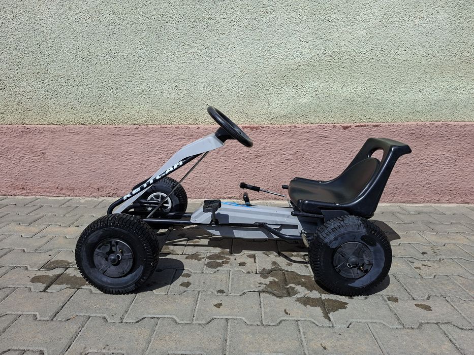 Kart Kettler cu pedale,  copii 4-8ani ,roti cu camera