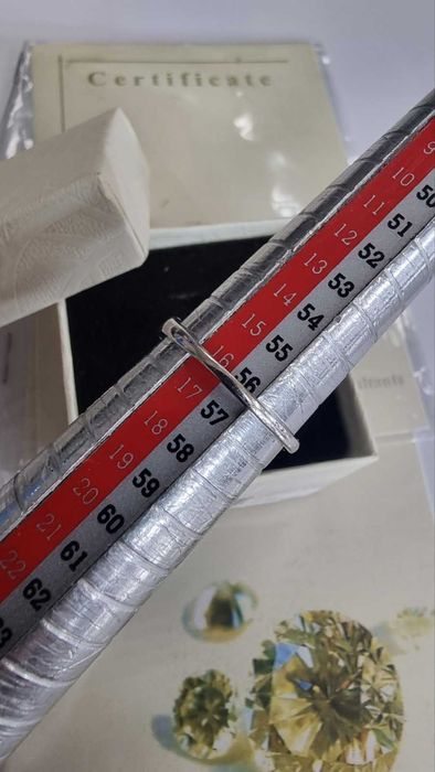 *** Неповторим *** Пръстен Бяло Злато 18к 3.13гр с Диаманти