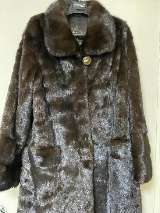 Продам шубу норковую