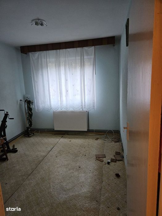 2 Camere, et 1/4, Platou Izvor