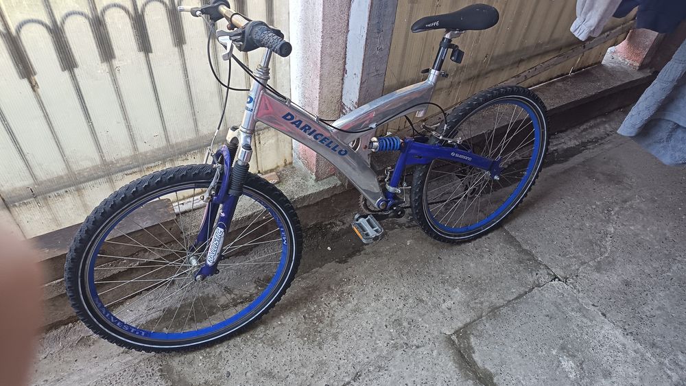 Vând bicicleta in stare buna