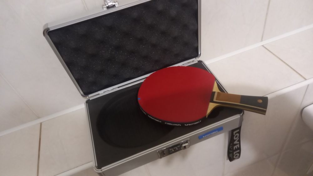 Ракетка сатамын бу.